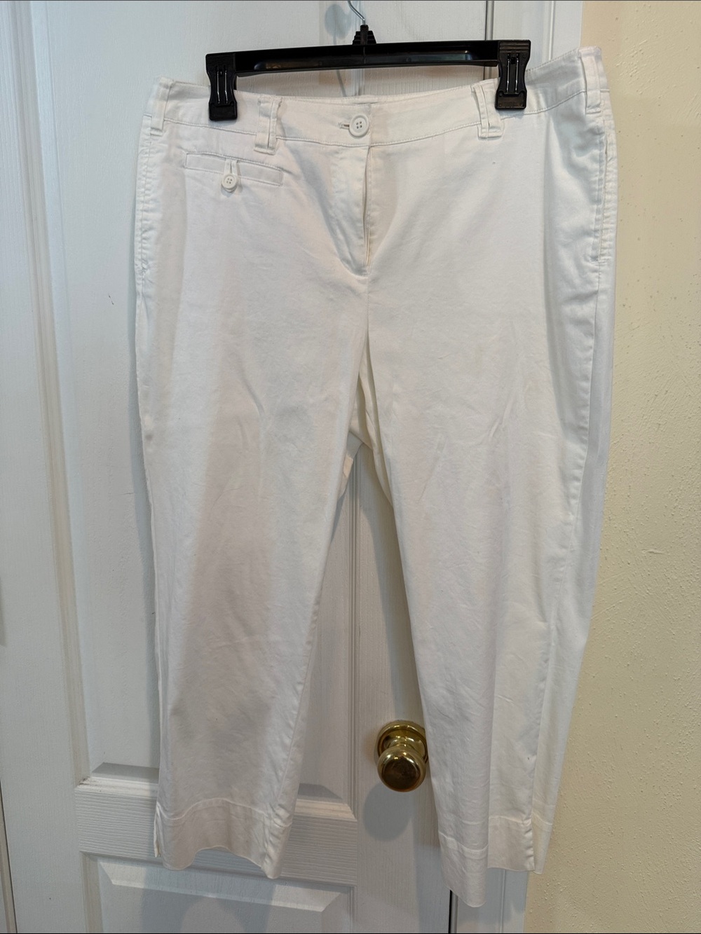Chico’s White  Capri Pants - Classic Clean Look